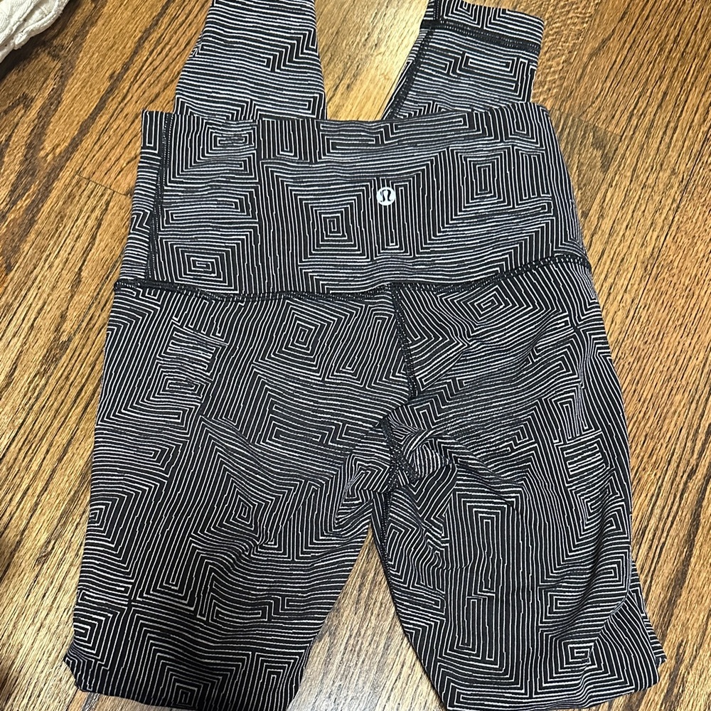Lululemon printed leggings